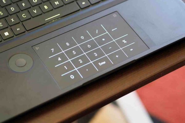 华硕笔记本Zenbook Pro 16X评测：快速、功能丰富