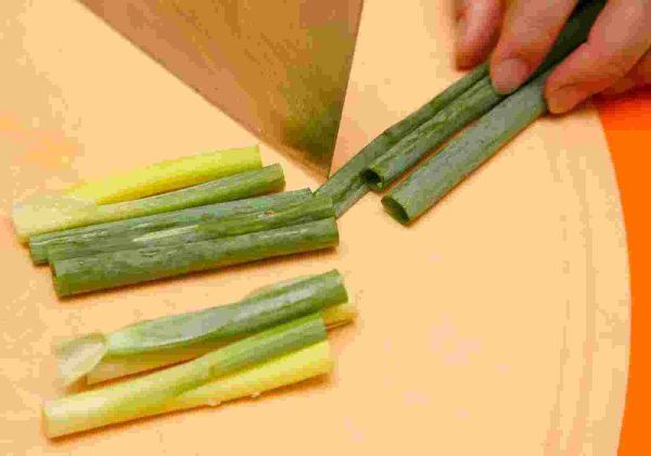 切滚刀块怎么切图，6种不一样的蔬菜基本刀工分享