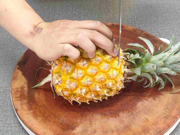 怎么切菠萝比较方便，3种特色切法切的漂亮
