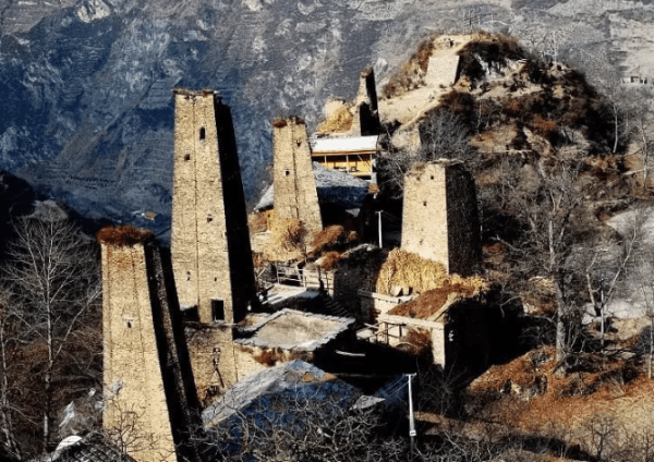 羌族的碉房与碉楼，中国少数民族特色民居