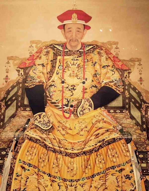 康熙是明君还是昏君，为何会在晚年时期变得昏庸？
