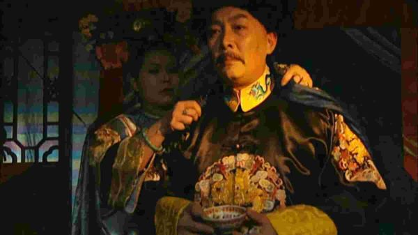 康熙是明君还是昏君，为何会在晚年时期变得昏庸？