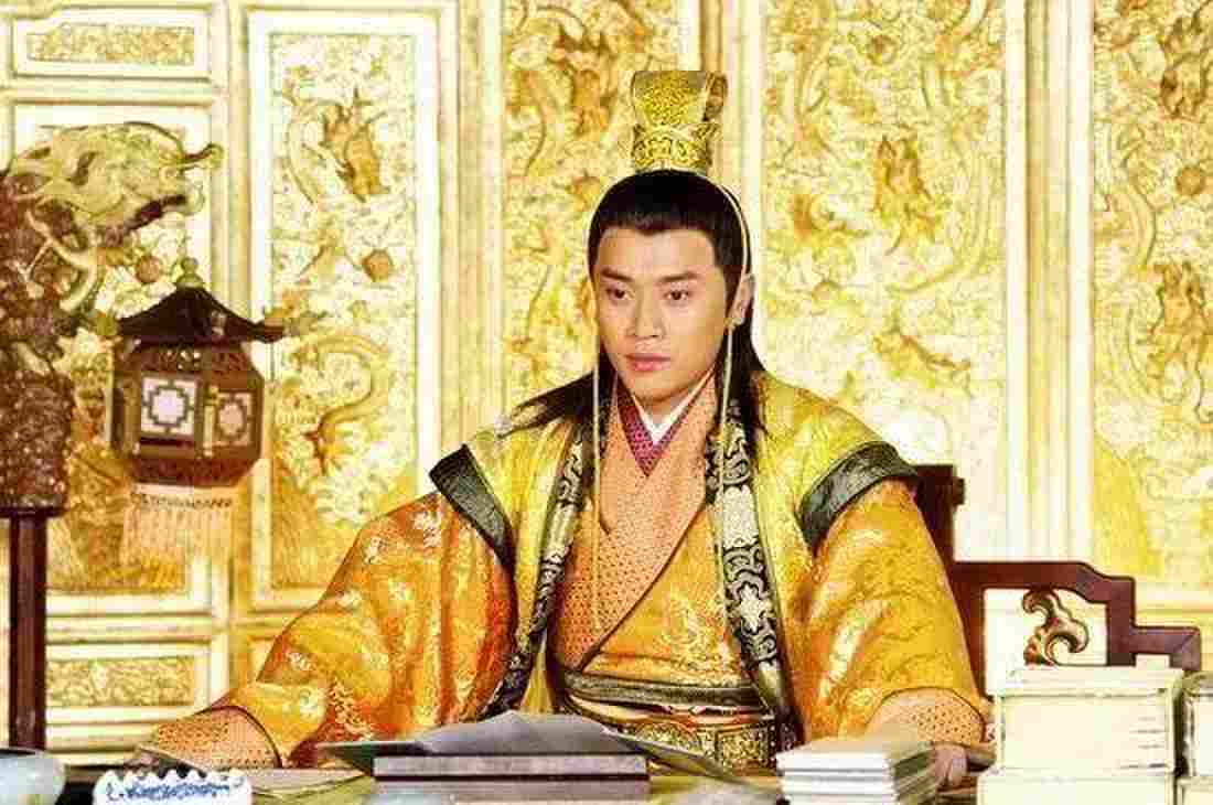 朱见深是明君还是昏君，其实成化大帝朱见深一生好坏参半