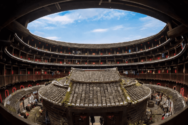 中国“福建土楼”被正式列入《世界遗产名录》