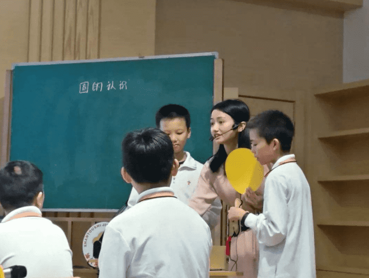 学前教育和小学教育的区别，哪个就业前景更好？