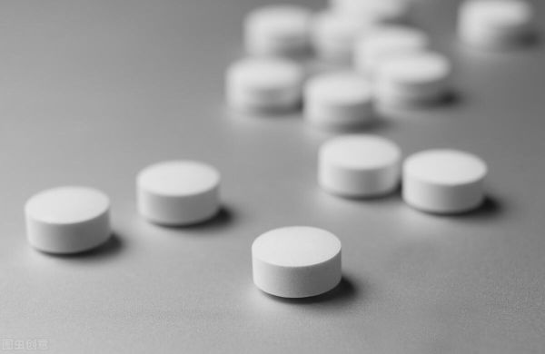 焦虑症和忧郁症的区别，两者为什么经常联系到一起？