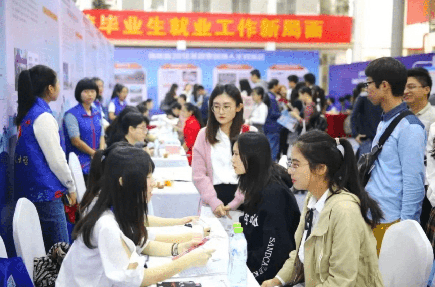 未来女生最吃香的十大专业,收入高且发展好