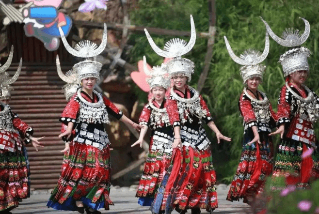 湘西苗族服饰文化特点，蚩尤后代苗族的服饰