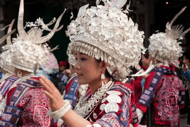湘西苗族服饰文化特点，蚩尤后代苗族的服饰