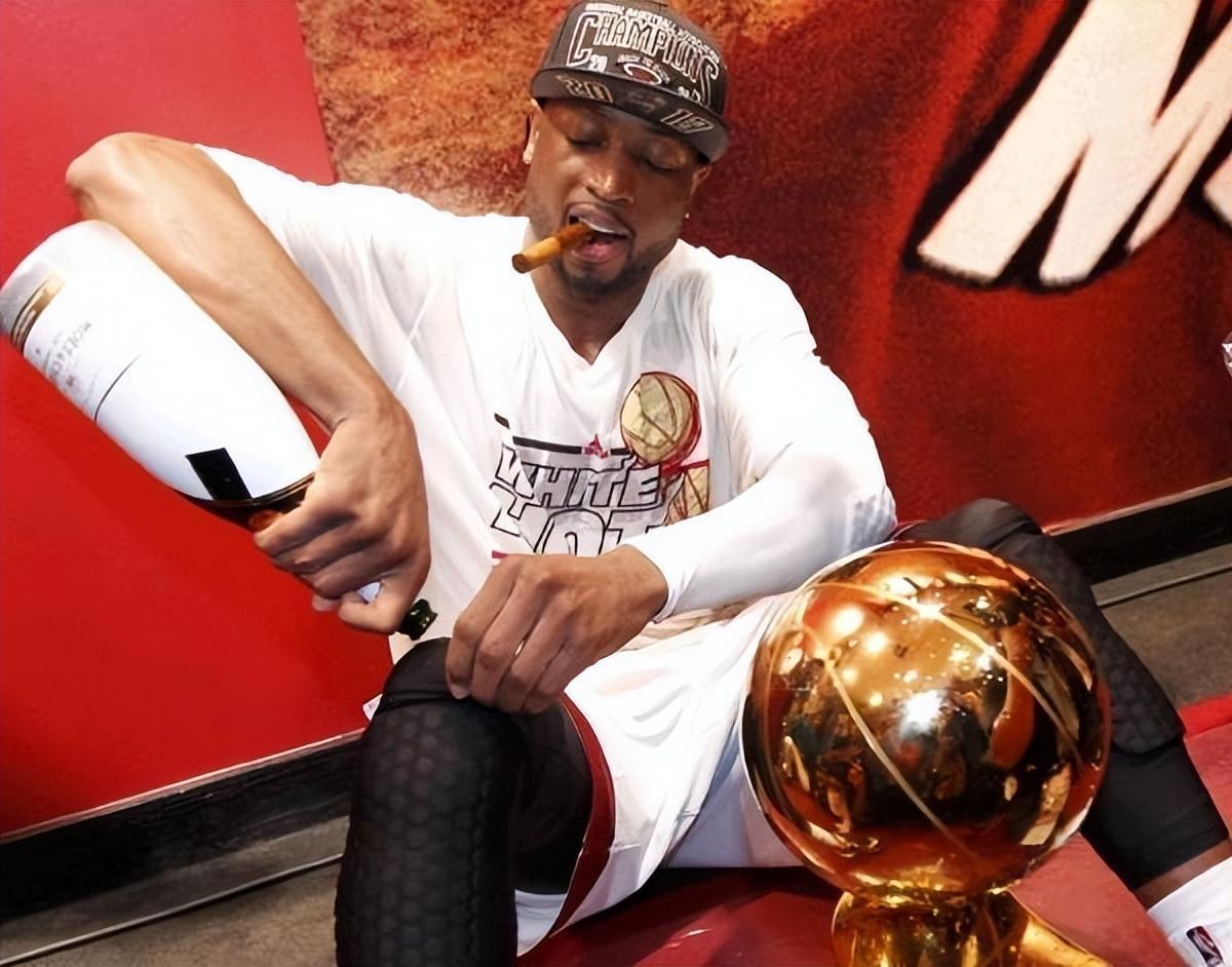 NBA十大催泪感动瞬间（NBA十大感人瞬间盘点）