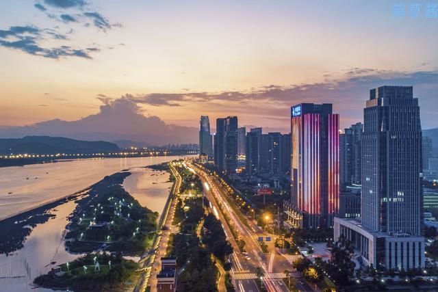 国内十大房价最高的城市（中国房价最贵的十座城市）