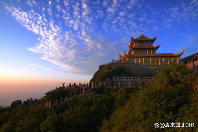 中国哪座山最美最壮观，中国最美丽的十大名山盘点