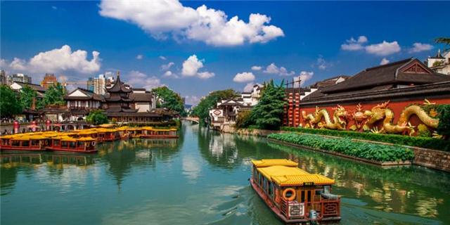 中国接待游客最多十大景点（中国十大人气最高的景点排行）