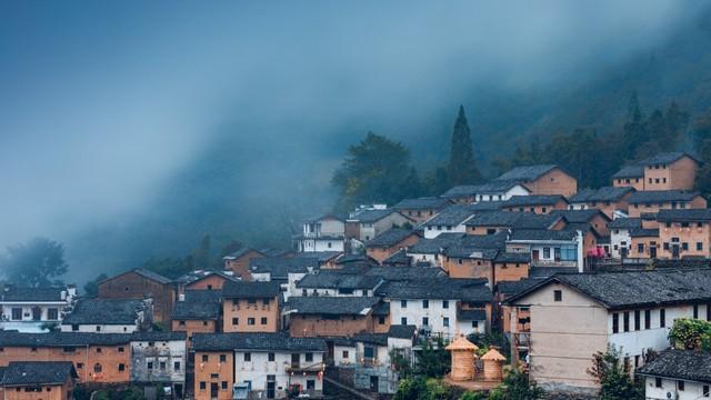 我国夏天十大避暑圣地（中国国内十大避暑胜地）