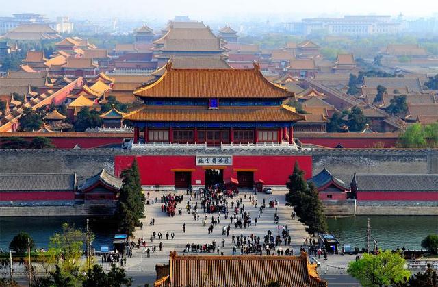 中国接待游客最多十大景点（中国十大人气最高的景点排行）
