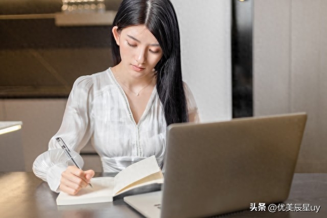 理科女生最吃香的十大职业（理科女生十大吃香专业）