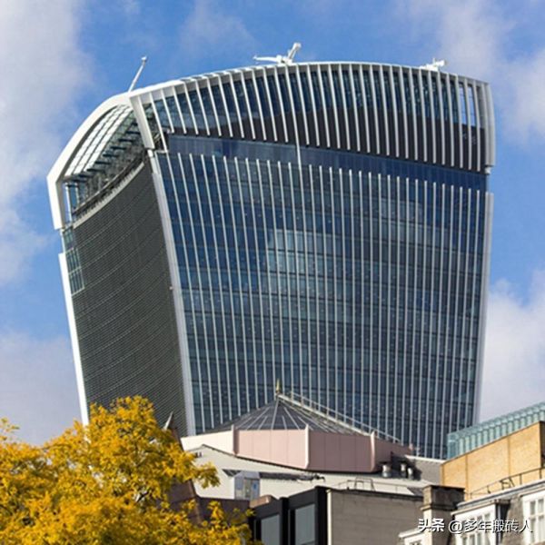 世界十座头重脚轻的建筑（10座顶级的倒置超高层建筑）
