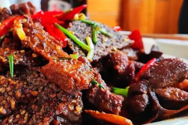 十大湘菜排名（湖南出名的10道经典湘菜）
