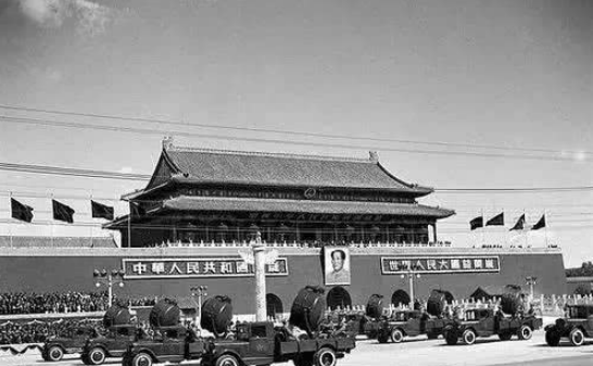中国阅兵几年举行一次，我国共阅兵了几次