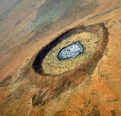 地球上最大的陨石坑在哪，地球上十大陨石坑盘点