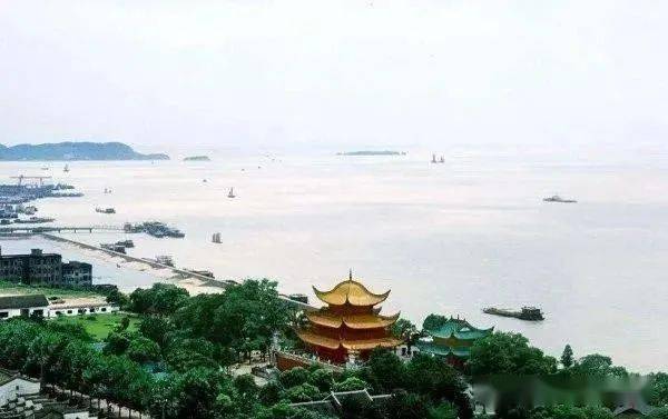 中国著名的十大湖泊（最著名的湖湖泊前十名）