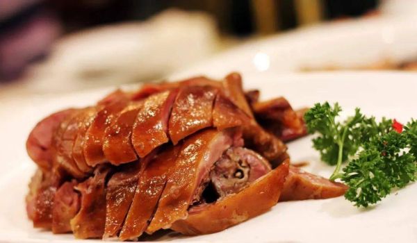 云南十大美食小吃（来云南一定要吃的十大特色美食小吃）