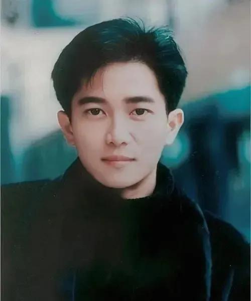 粤语十大经典名曲（10首经典情怀粤语歌曲盘点）