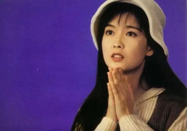 粤语十大经典名曲（10首经典情怀粤语歌曲盘点）