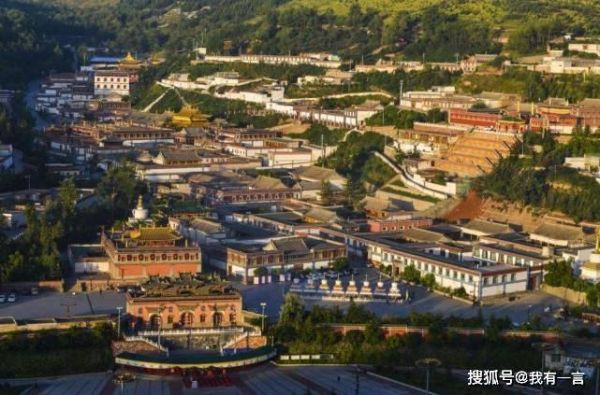 青海旅游必去十大景点（青海十大热门旅游景点推荐）