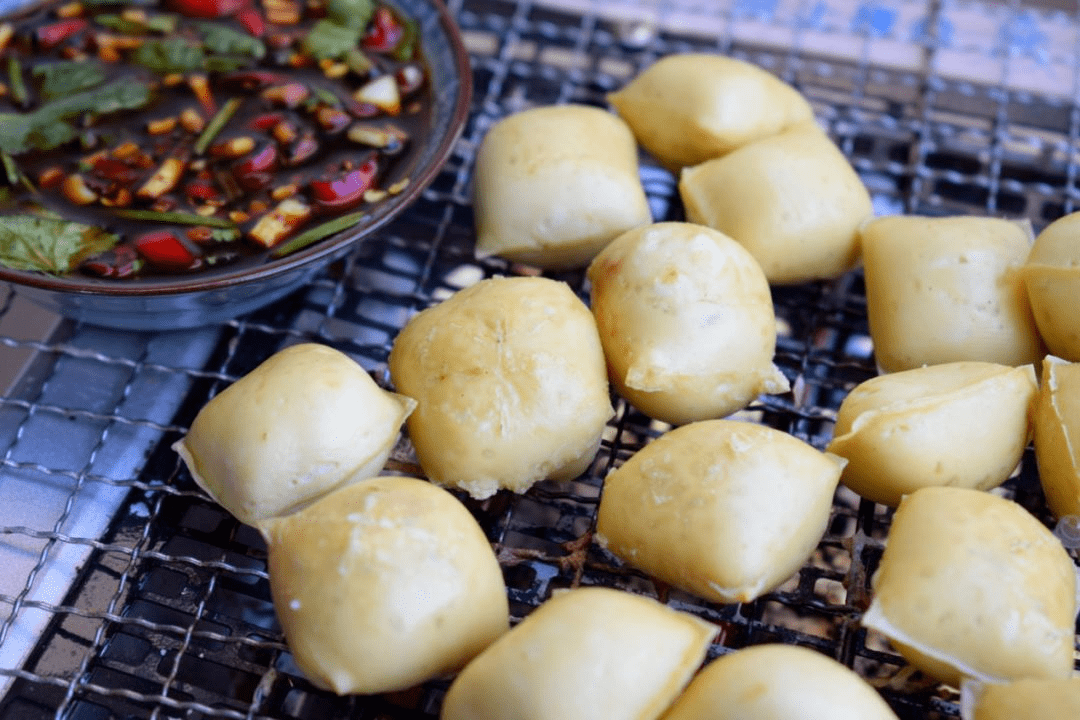 云南十大美食小吃（来云南一定要吃的十大特色美食小吃）
