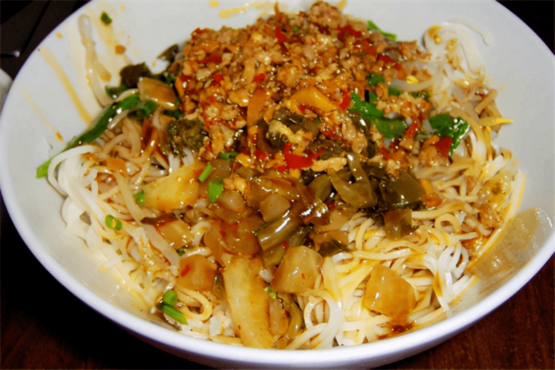 云南十大美食小吃（来云南一定要吃的十大特色美食小吃）