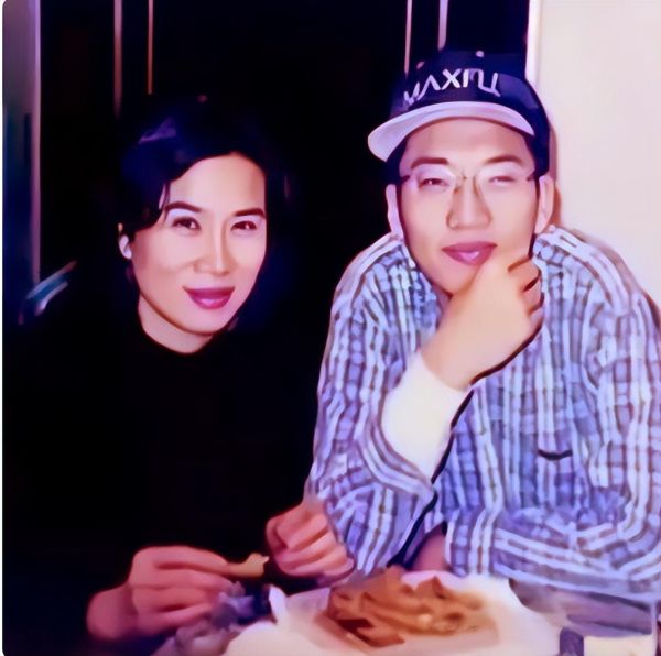 董明珠结了几次婚（铁娘子三十岁丧夫后白手起家的传奇人生）