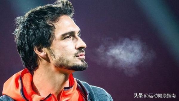 世界足坛十大美男（让女球迷疯狂的10大足球帅哥）