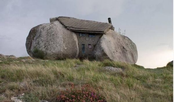 全球最坚固的房子（巨大的石头与混凝土弄成的石头房子）