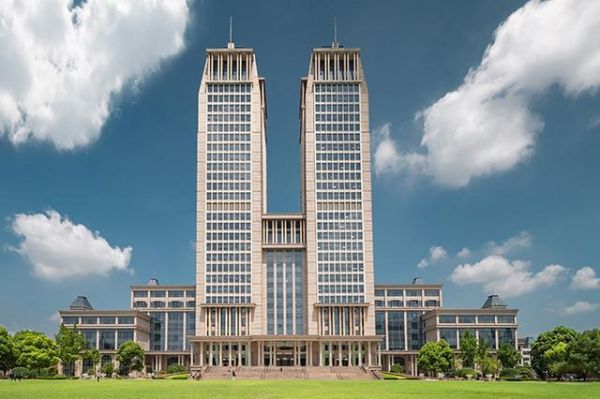 中国十大名校排行榜十大名牌大学（中国10大名校有哪些）