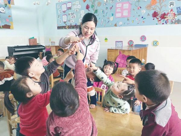 教育界感动中国十大人物（10位老师获评全国教书育人楷模）