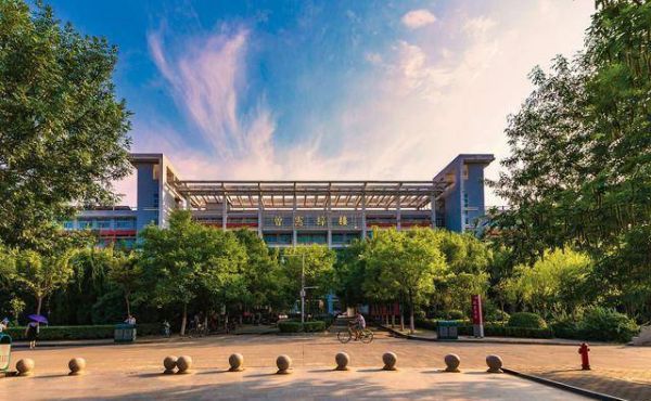 河南最好的十大大学排名（河南排名前10的大学）