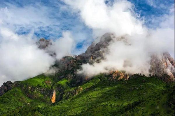 甘肃旅游必去十大景点，甘肃10个最值得去的美景地推荐
