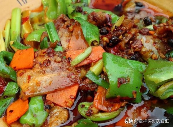 来重庆必吃的十大美食(重庆10大特色美食小吃)