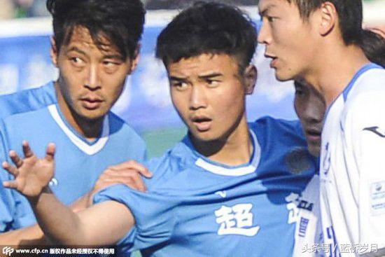 足球场上十大球员死亡(足坛的十大猝死事件)