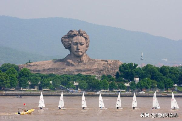 湖南旅游十大必去景区（湖南10个名胜古迹推荐）