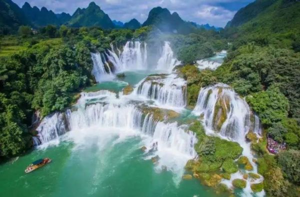 广西旅游必去十大景点排名（广西旅游值得去的10个地方）