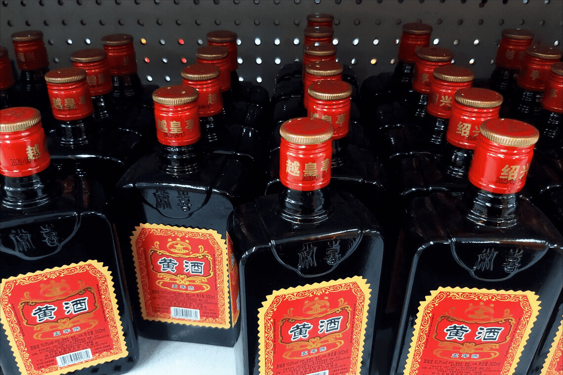 花雕酒和黄酒有什么区别，哪个好喝？