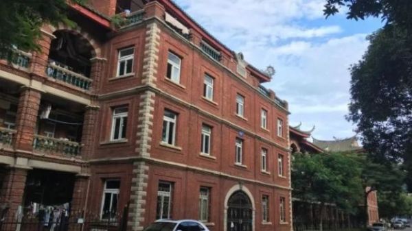 中国十大最豪华宿舍（我们眼中的“梦中情校”）