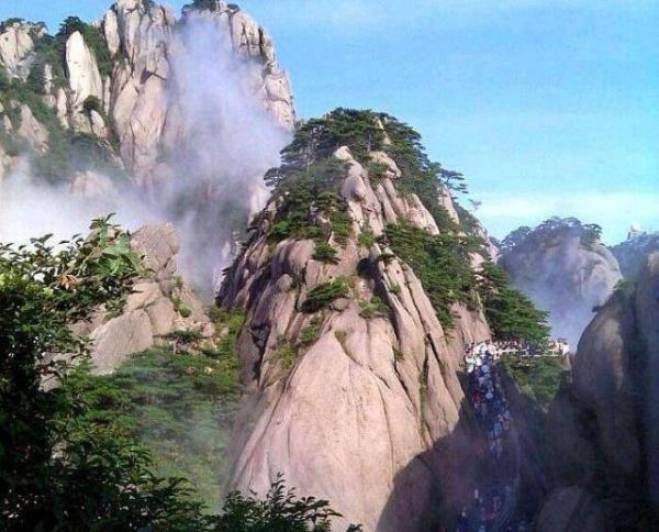 暑假穷游十大暑假景点（适合大学生暑假去穷游10个地方）