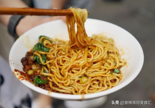 来重庆必吃的十大美食(重庆10大特色美食小吃)