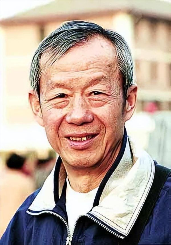 中国足球十大球星（国足的10个代表人物）