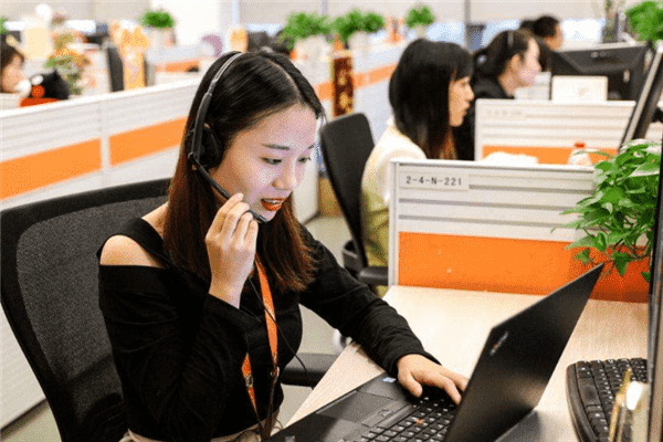低学历女生吃香的十大职业（低学历女生适合的职业）