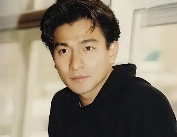 娱乐圈公认的十大超级大帅哥,他们是娱乐圈十大不老男神