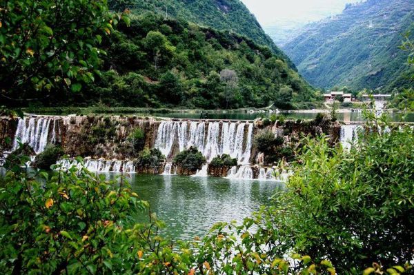 甘肃旅游必去十大景点，甘肃10个最值得去的美景地推荐